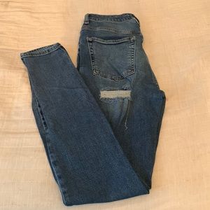 Forever 21 jeans- waist 26- barely used- high rise